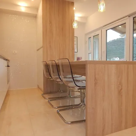 Appartement Pika 2 *
