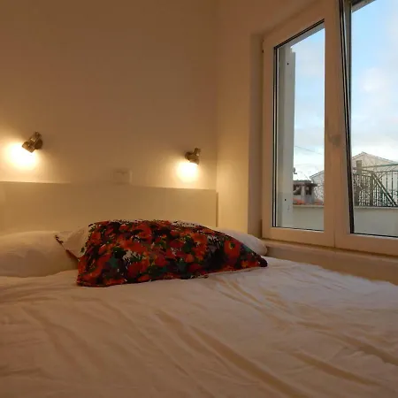 Appartement Pika 2 *