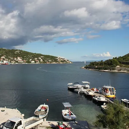 Appartement Pika 2 *