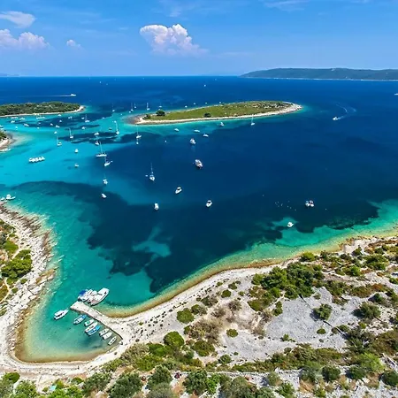 Appartement Pika 2 *